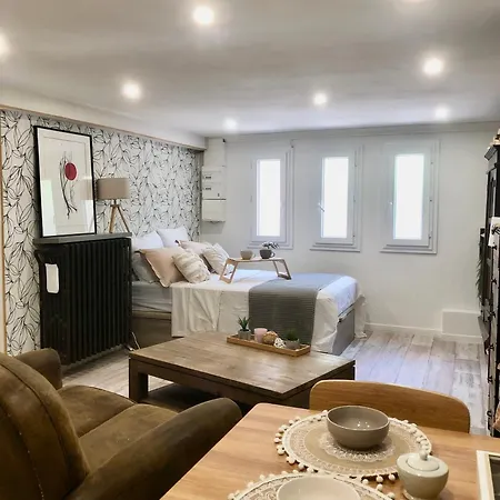 Apartamento Studio Slow Life Avec Cour, Au Coeur Du Vieux Village Saint-Laurent-du-Var