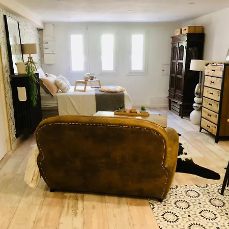 Studio Slow Life Avec Cour, Au Coeur Du Vieux Village Apartamento Saint-Laurent-du-Var