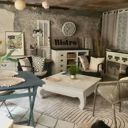 Lägenhet Slow Life Avec Cour, Au Coeur Du Vieux Village Saint-Laurent-du-Var