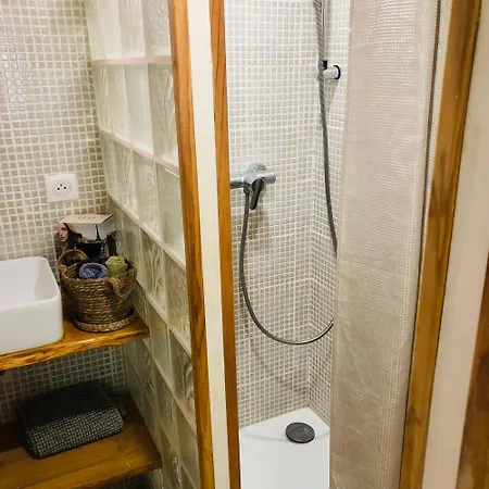 Studio Slow Life Avec Cour, Au Coeur Du Vieux Village Apartamento