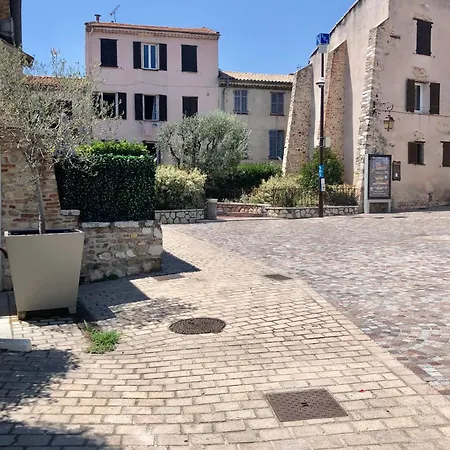 Slow Life Avec Cour, Au Coeur Du Vieux Village *