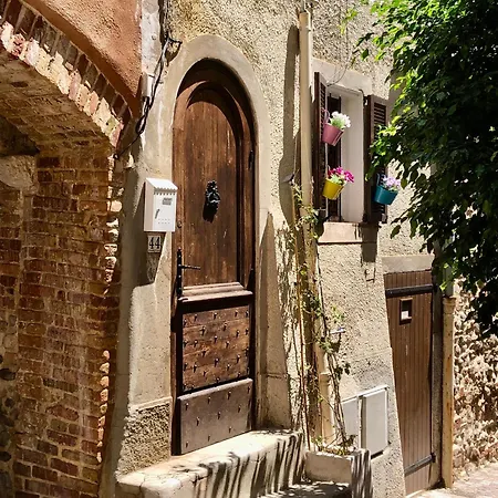 Slow Life Avec Cour, Au Coeur Du Vieux Village * Saint-Laurent-du-Var