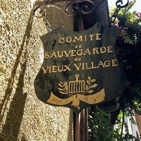 Slow Life Avec Cour, Au Coeur Du Vieux Village Appartement
